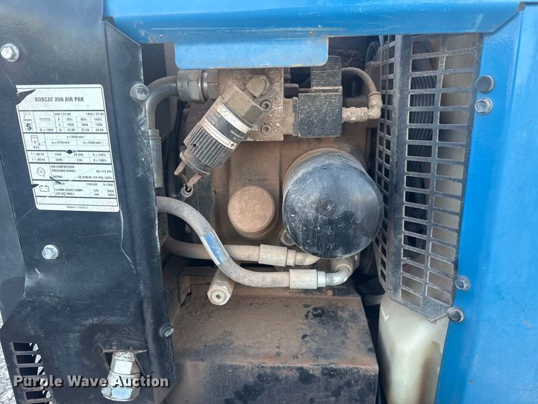 image for item EW8798 2017 Miller Bobcat 200 Air Pak welder