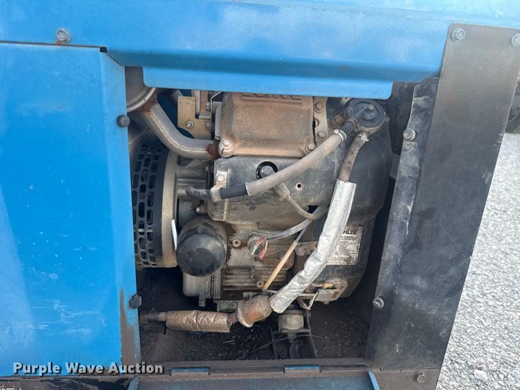 image for item EW8798 2017 Miller Bobcat 200 Air Pak welder