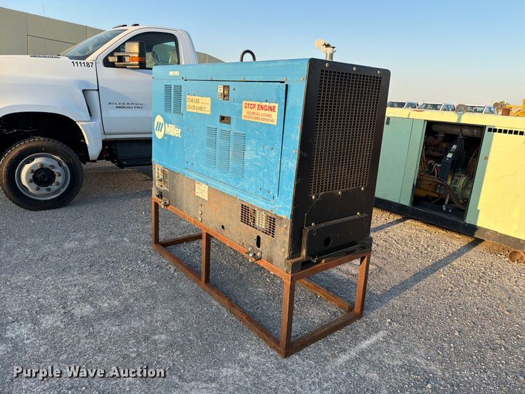image for item EW8801 2011 Miller Big Blue Air pack welder