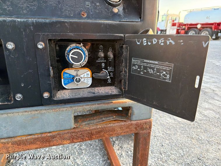 image for item EW8801 2011 Miller Big Blue Air pack welder