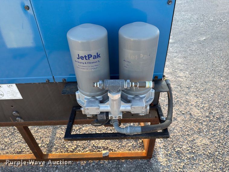 image for item EW8801 2011 Miller Big Blue Air pack welder
