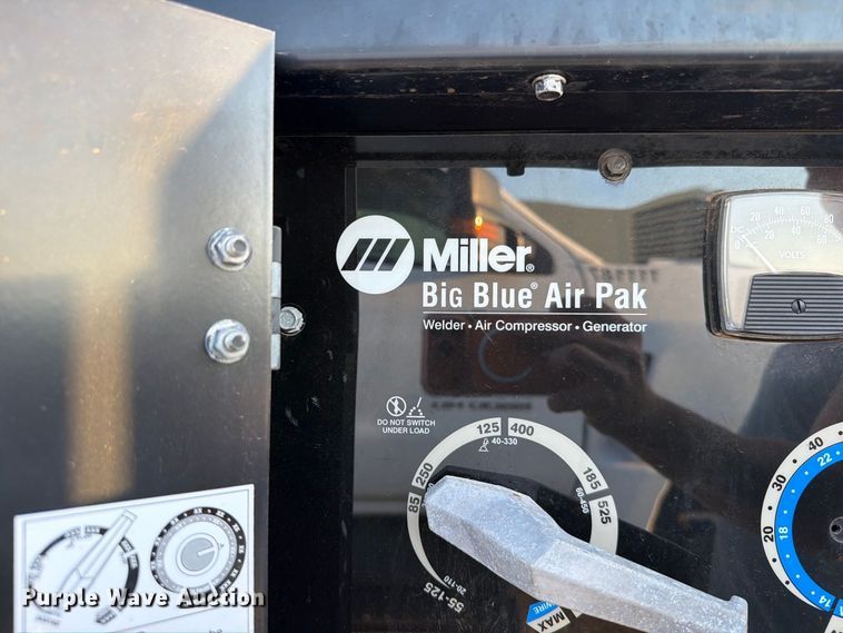 image for item EW8801 2011 Miller Big Blue Air pack welder