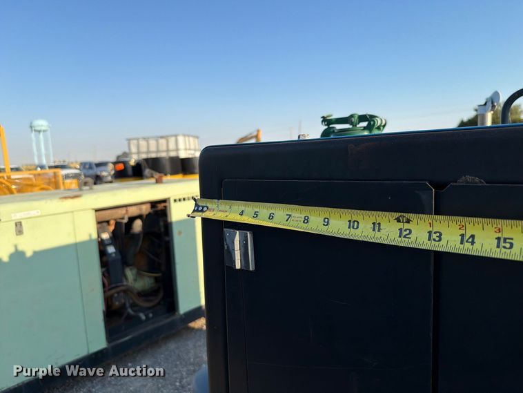 image for item EW8801 2011 Miller Big Blue Air pack welder