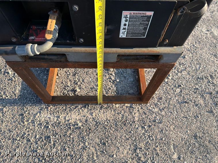 image for item EW8801 2011 Miller Big Blue Air pack welder