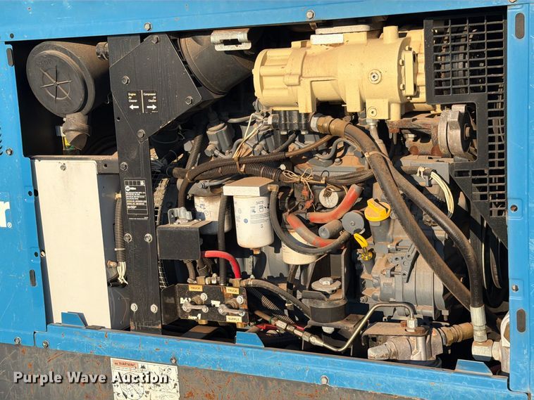 image for item EW8801 2011 Miller Big Blue Air pack welder