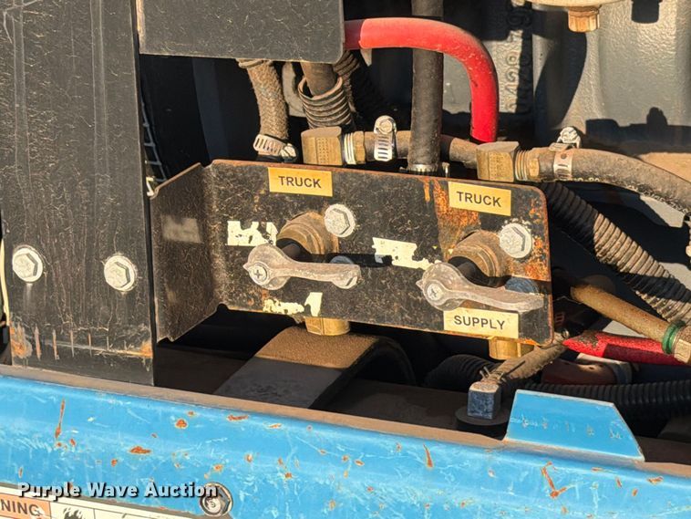 image for item EW8801 2011 Miller Big Blue Air pack welder