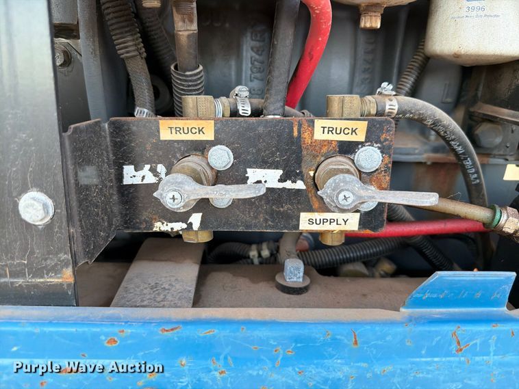 image for item EW8801 2011 Miller Big Blue Air pack welder