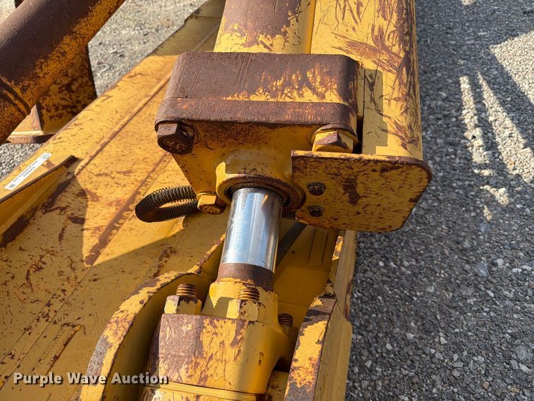 image for item EW8802 Dozer blade
