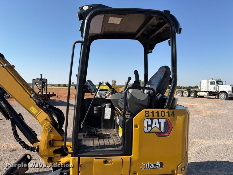 image for item EW8803 2021 Caterpillar 303.5CR mini excavator