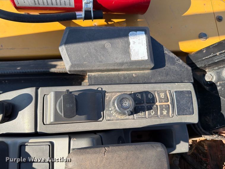 image for item EW8803 2021 Caterpillar 303.5CR mini excavator