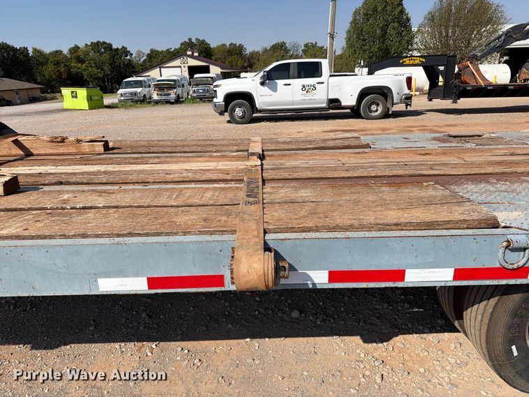 image for item EW8925 2000 Interstate equipment trailer