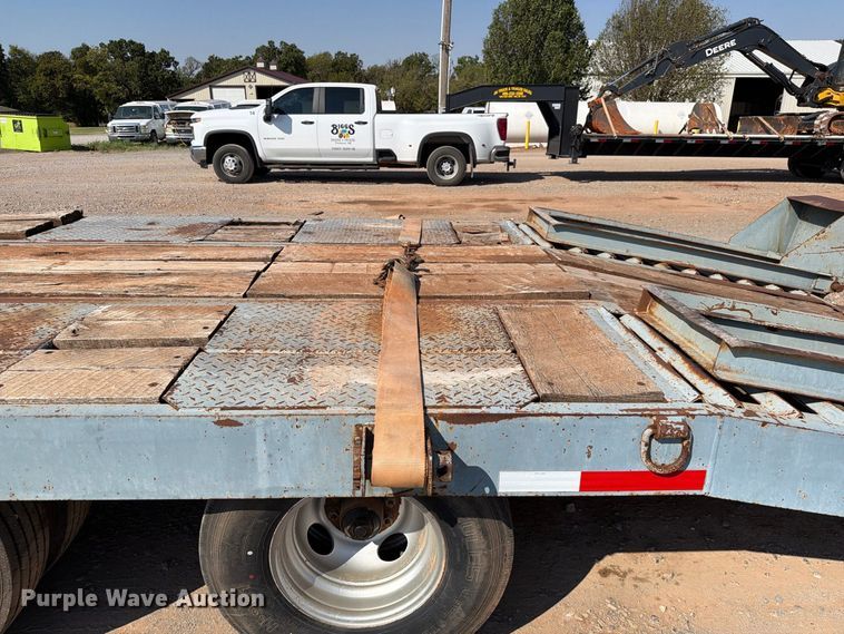 image for item EW8925 2000 Interstate equipment trailer