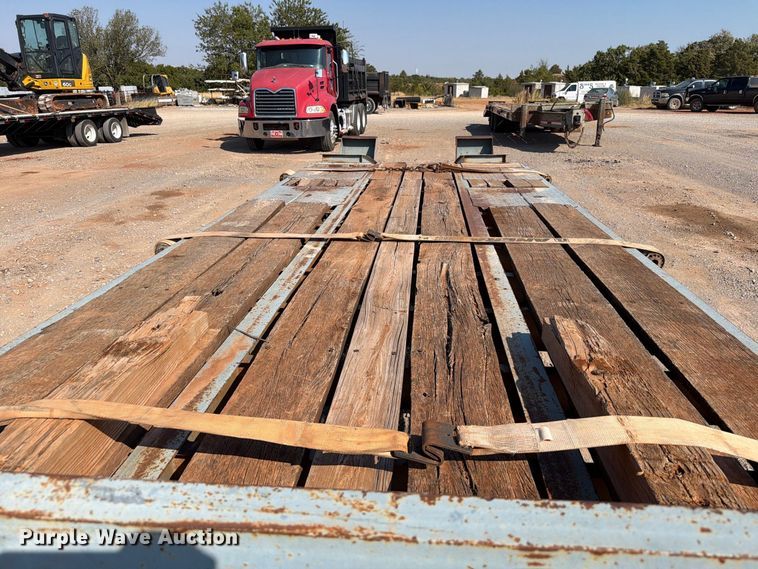 image for item EW8925 2000 Interstate equipment trailer