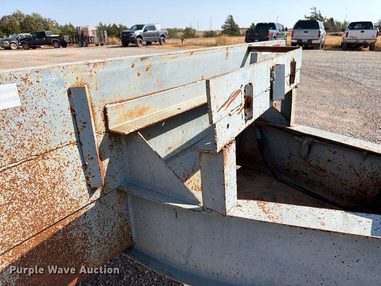 image for item EW8925 2000 Interstate equipment trailer