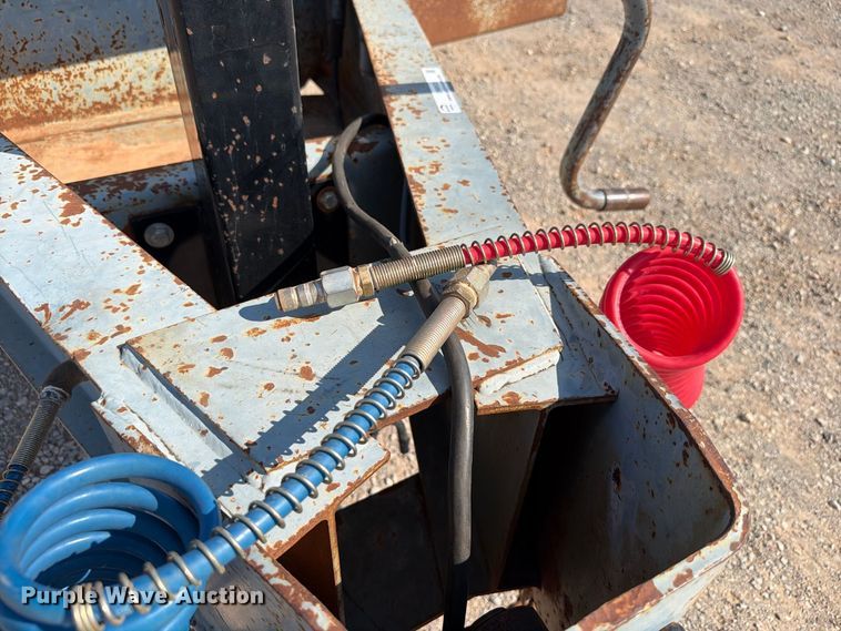 image for item EW8925 2000 Interstate equipment trailer