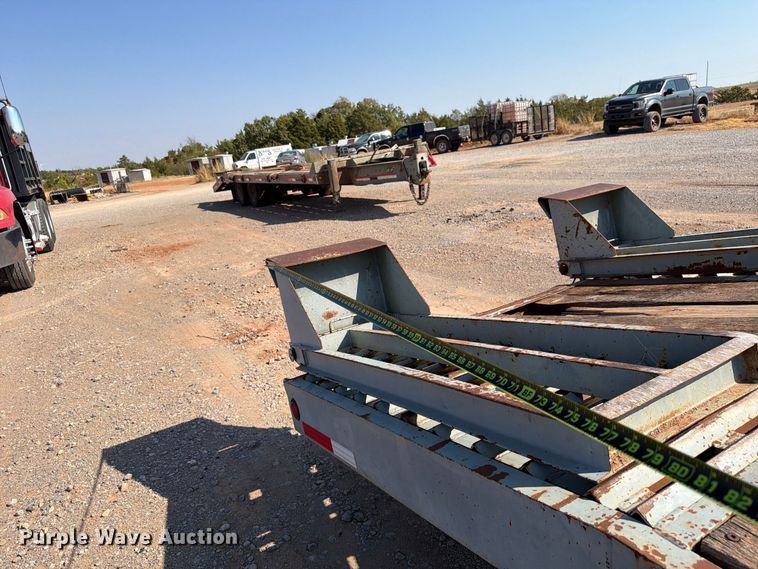 image for item EW8925 2000 Interstate equipment trailer