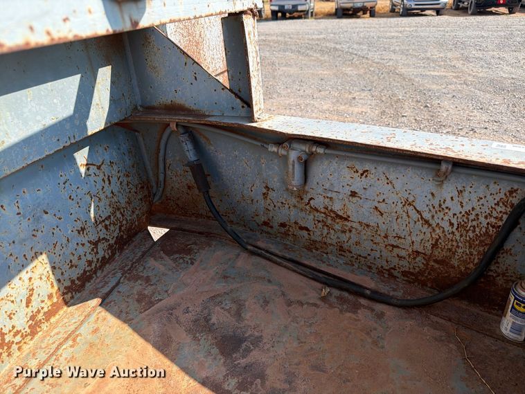 image for item EW8925 2000 Interstate equipment trailer