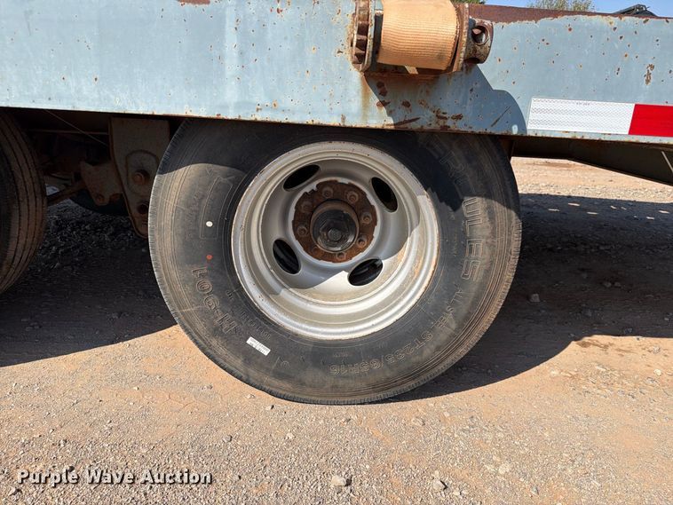 image for item EW8925 2000 Interstate equipment trailer