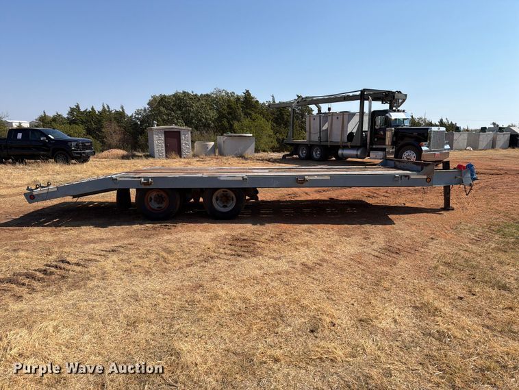 image for item EW8927 1996 Interstate 20DTA equipment trailer