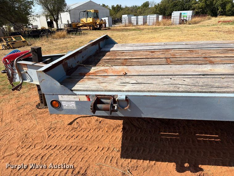 image for item EW8927 1996 Interstate 20DTA equipment trailer