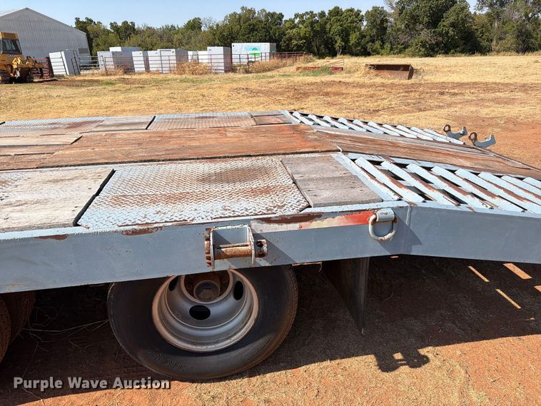 image for item EW8927 1996 Interstate 20DTA equipment trailer
