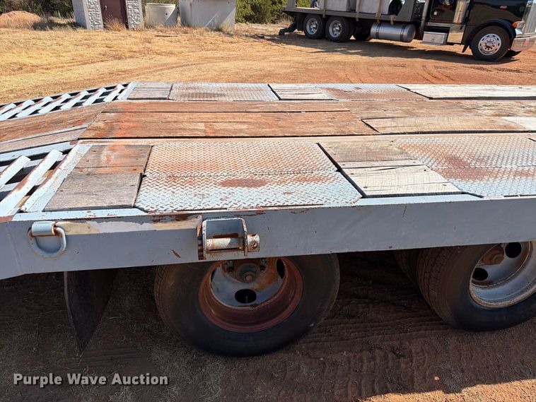 image for item EW8927 1996 Interstate 20DTA equipment trailer