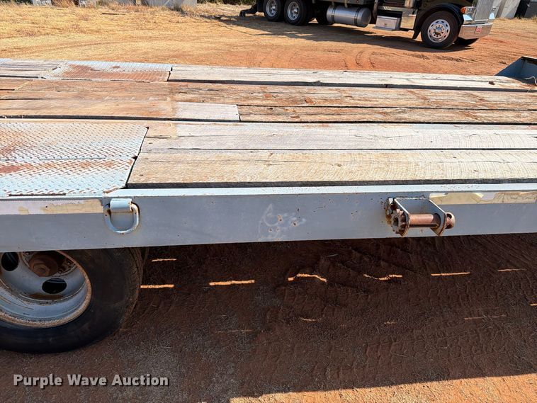 image for item EW8927 1996 Interstate 20DTA equipment trailer