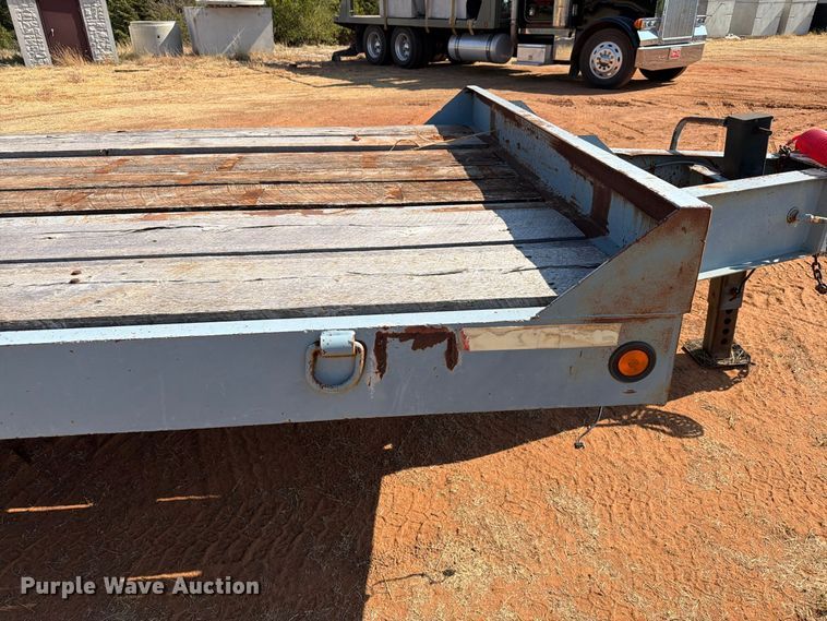 image for item EW8927 1996 Interstate 20DTA equipment trailer