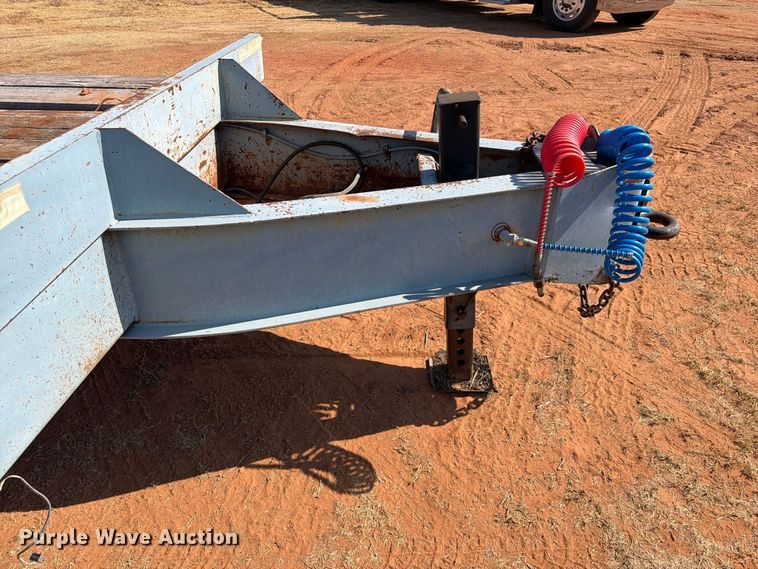 image for item EW8927 1996 Interstate 20DTA equipment trailer