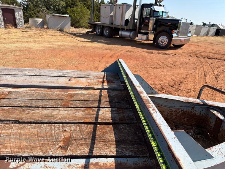 image for item EW8927 1996 Interstate 20DTA equipment trailer