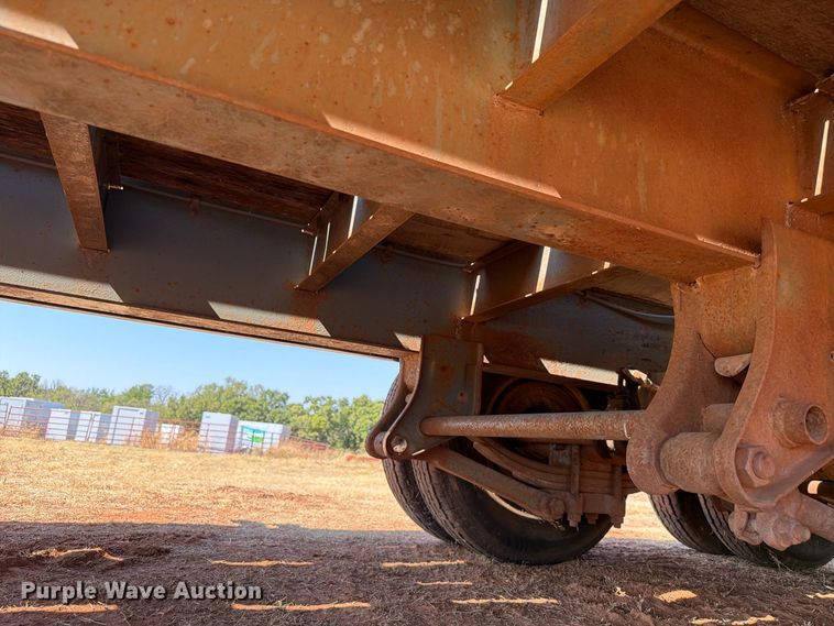 image for item EW8927 1996 Interstate 20DTA equipment trailer