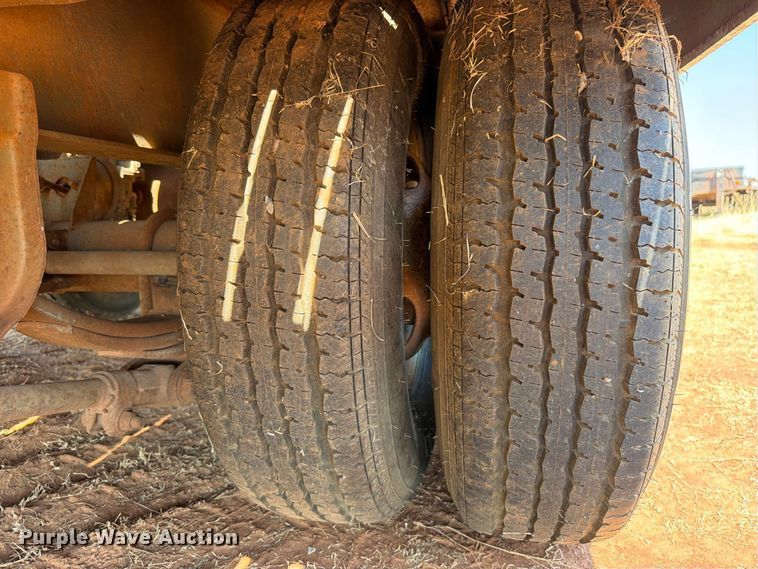 image for item EW8927 1996 Interstate 20DTA equipment trailer