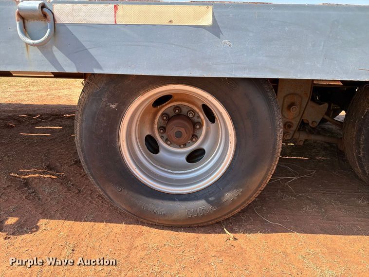 image for item EW8927 1996 Interstate 20DTA equipment trailer