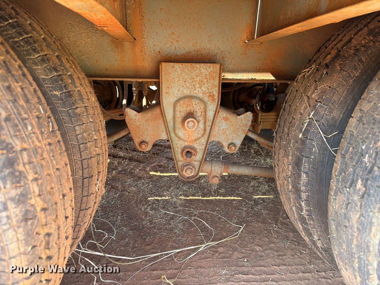 image for item EW8927 1996 Interstate 20DTA equipment trailer