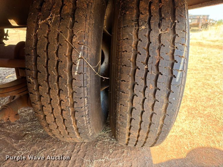 image for item EW8927 1996 Interstate 20DTA equipment trailer