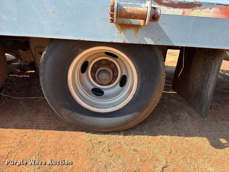 image for item EW8927 1996 Interstate 20DTA equipment trailer