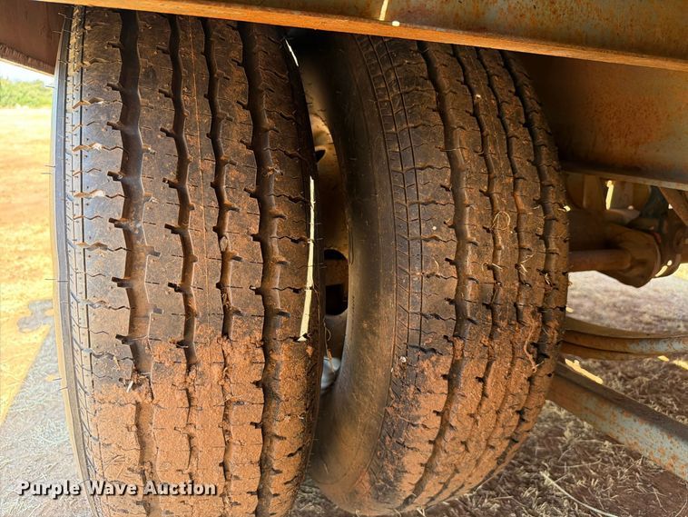 image for item EW8927 1996 Interstate 20DTA equipment trailer