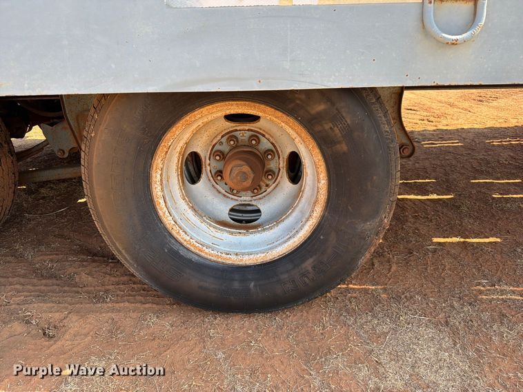 image for item EW8927 1996 Interstate 20DTA equipment trailer