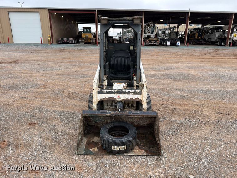 image for item EW8974 2000 Bobcat 453 skid steer loader