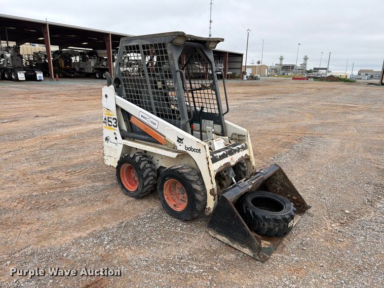 image for item EW8974 2000 Bobcat 453 skid steer loader