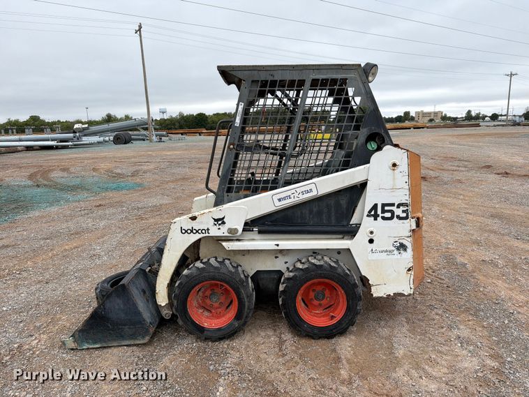 image for item EW8974 2000 Bobcat 453 skid steer loader
