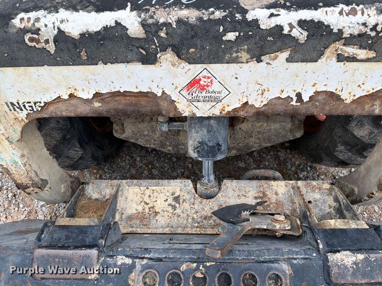 image for item EW8974 2000 Bobcat 453 skid steer loader