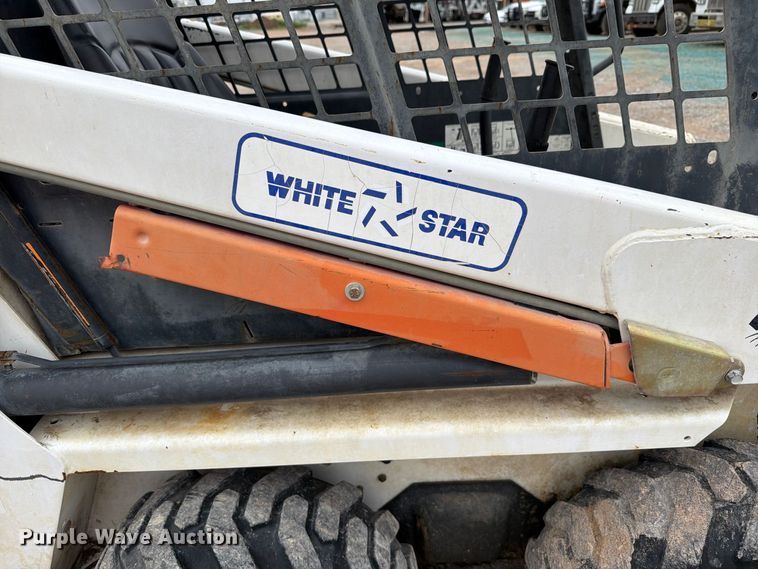 image for item EW8974 2000 Bobcat 453 skid steer loader