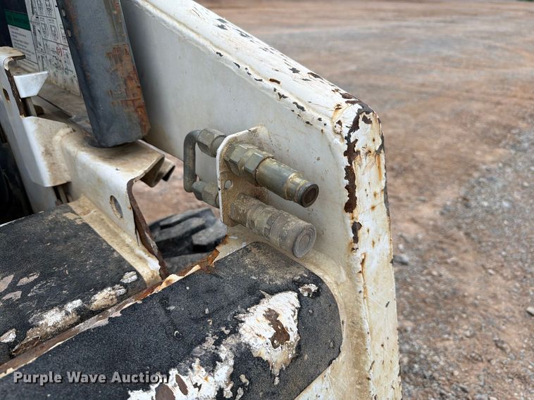 image for item EW8974 2000 Bobcat 453 skid steer loader