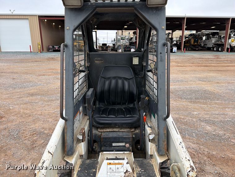 image for item EW8974 2000 Bobcat 453 skid steer loader