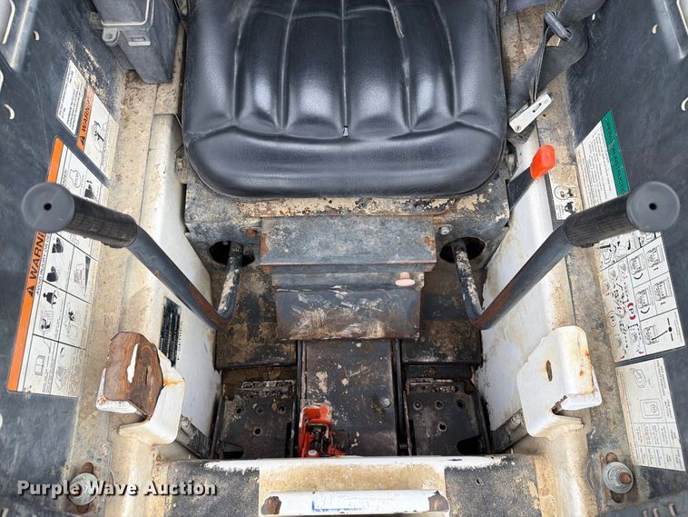 image for item EW8974 2000 Bobcat 453 skid steer loader
