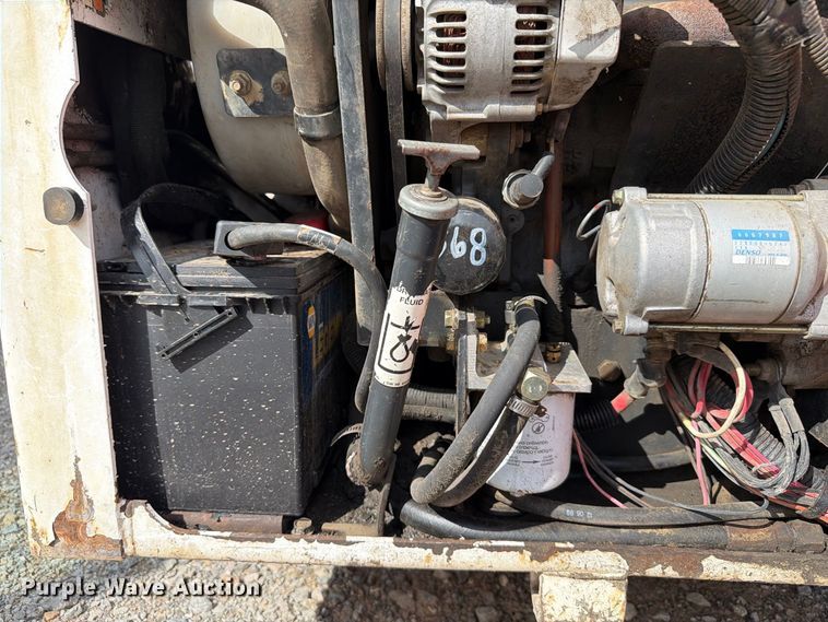 image for item EW8974 2000 Bobcat 453 skid steer loader