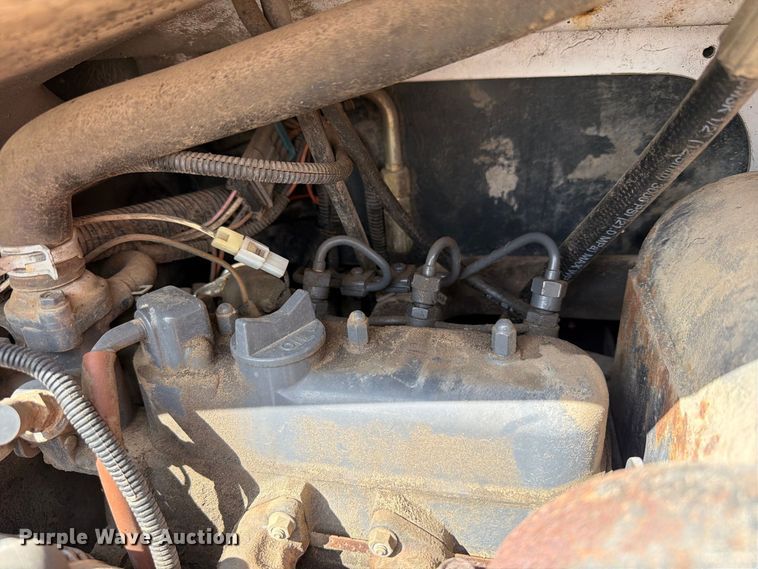 image for item EW8974 2000 Bobcat 453 skid steer loader