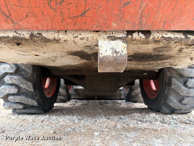 image for item EW8974 2000 Bobcat 453 skid steer loader