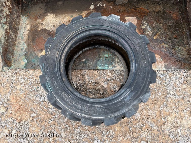 image for item EW8974 2000 Bobcat 453 skid steer loader
